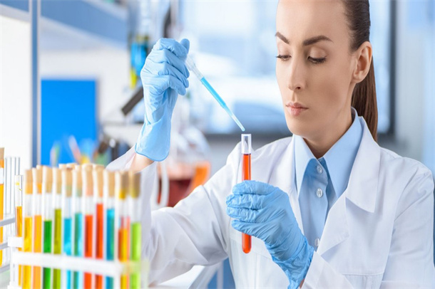 Η ισχυρή ταμειακή θέση θα πρέπει να βοηθήσει τους κατασκευαστές γαντιών να ξεπεράσουν τον πόλεμο τιμών που έρχεται, λέει η HLIB Research